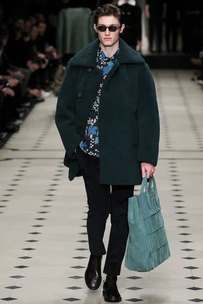 Look 27